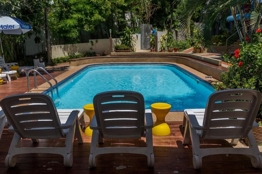 Porterhouse Beach Hotel Patong Екстериор снимка