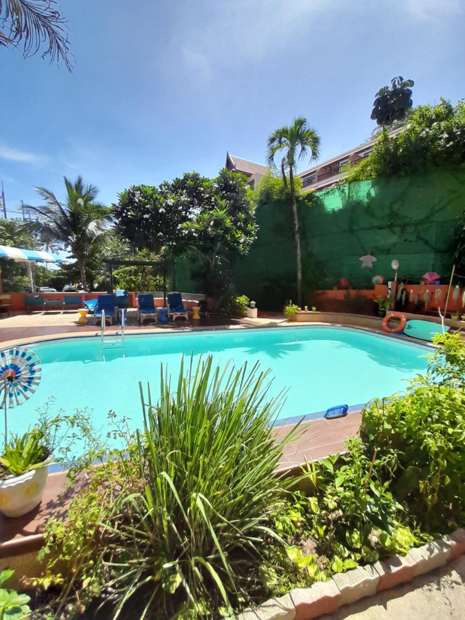 Porterhouse Beach Hotel Patong Екстериор снимка