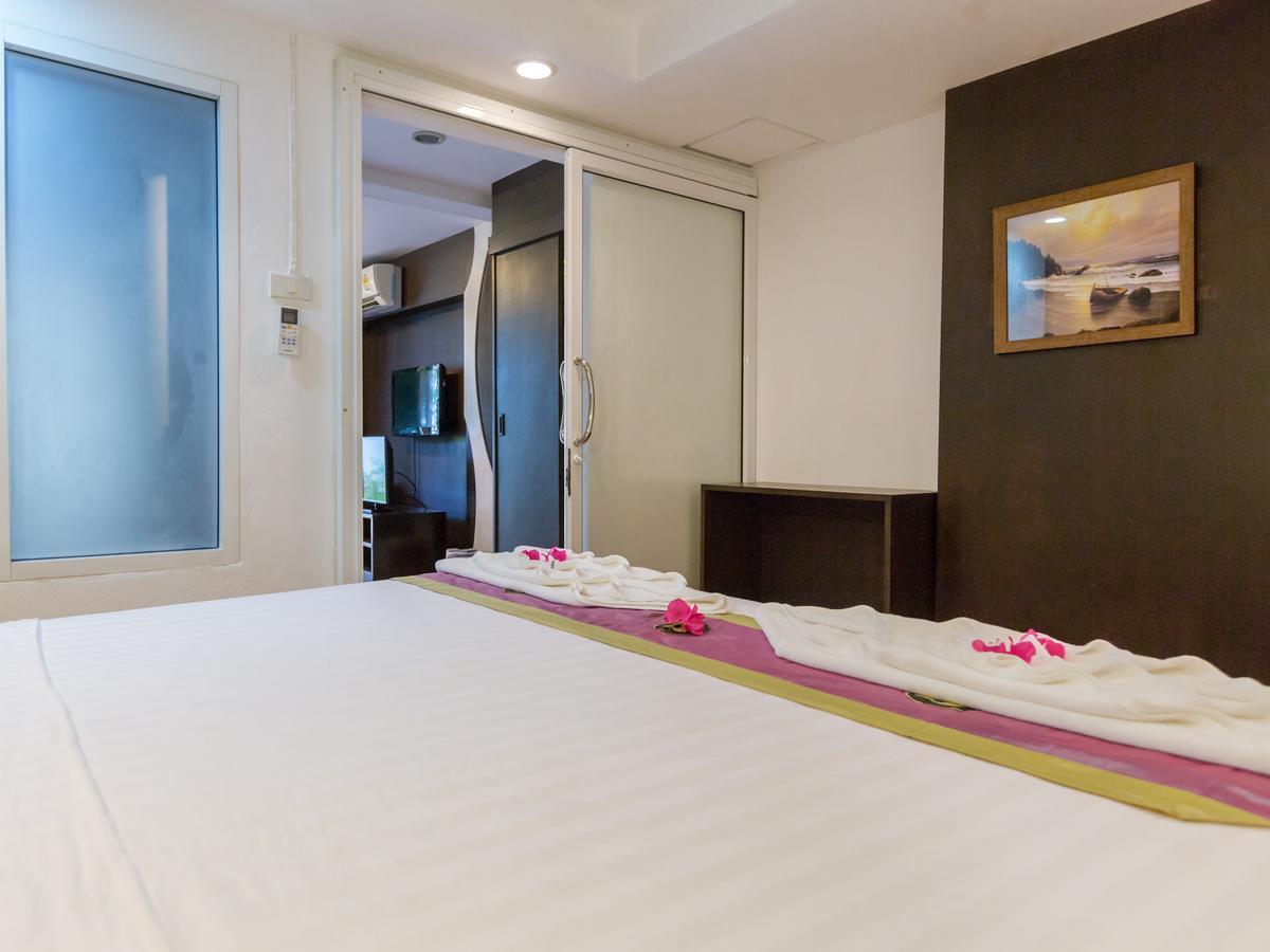 Porterhouse Beach Hotel Patong Екстериор снимка