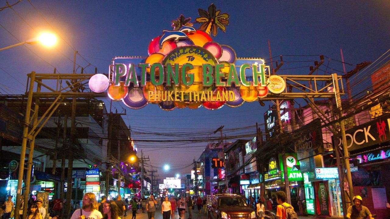 Porterhouse Beach Hotel Patong Екстериор снимка