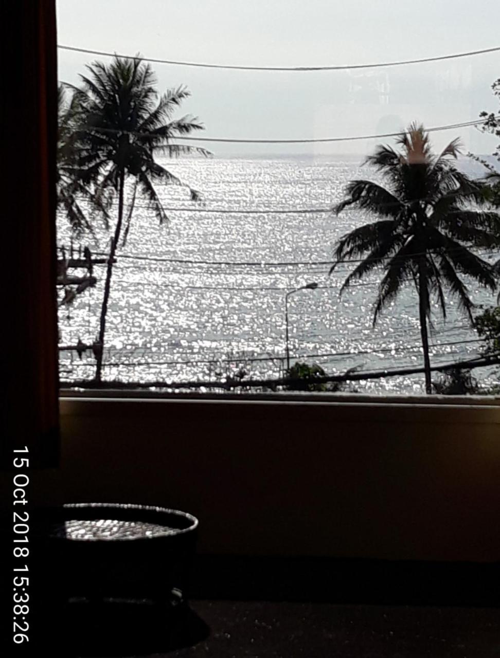 Porterhouse Beach Hotel Patong Екстериор снимка