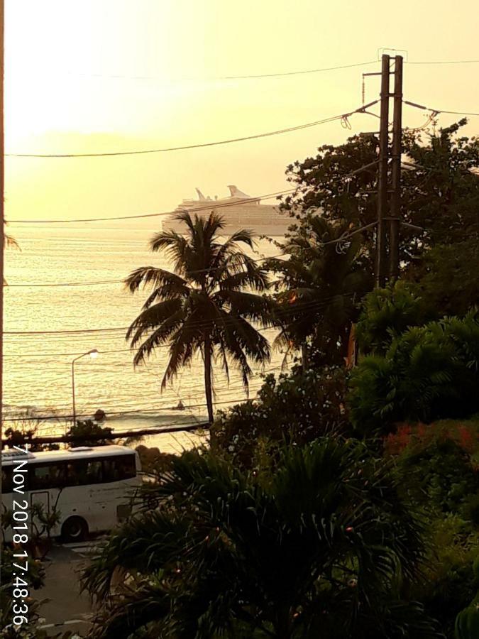 Porterhouse Beach Hotel Patong Екстериор снимка