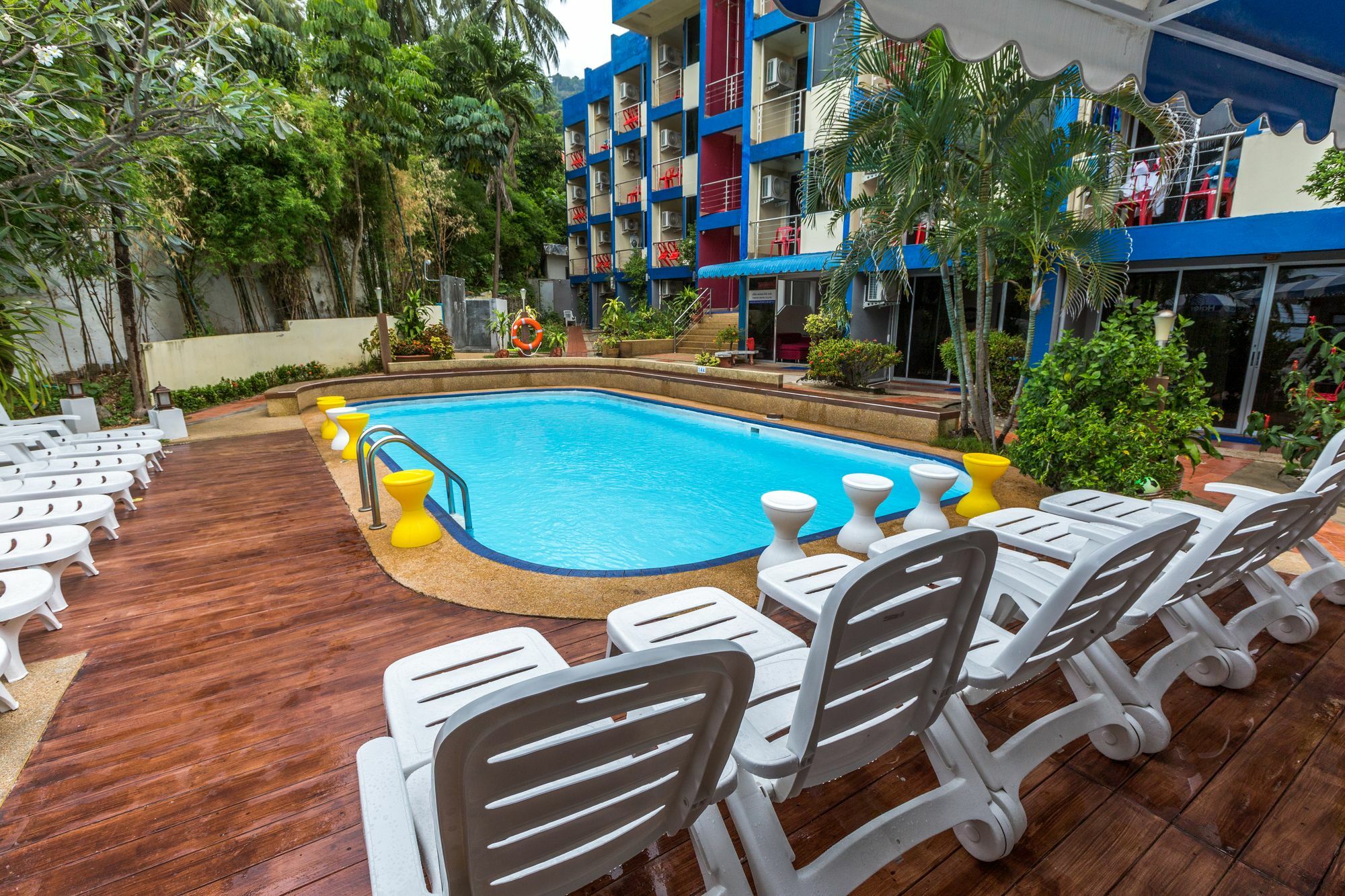 Porterhouse Beach Hotel Patong Екстериор снимка