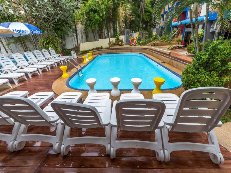 Porterhouse Beach Hotel Patong Екстериор снимка