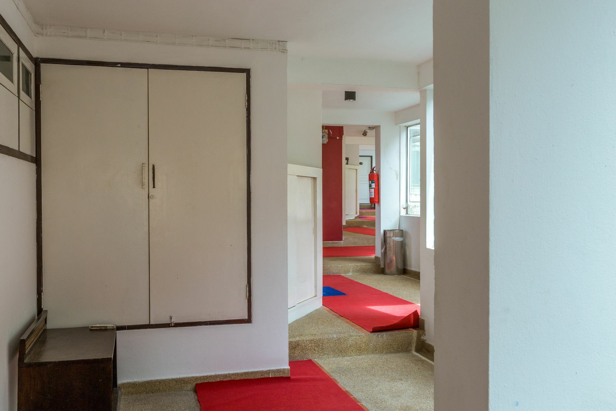 Porterhouse Beach Hotel Patong Екстериор снимка