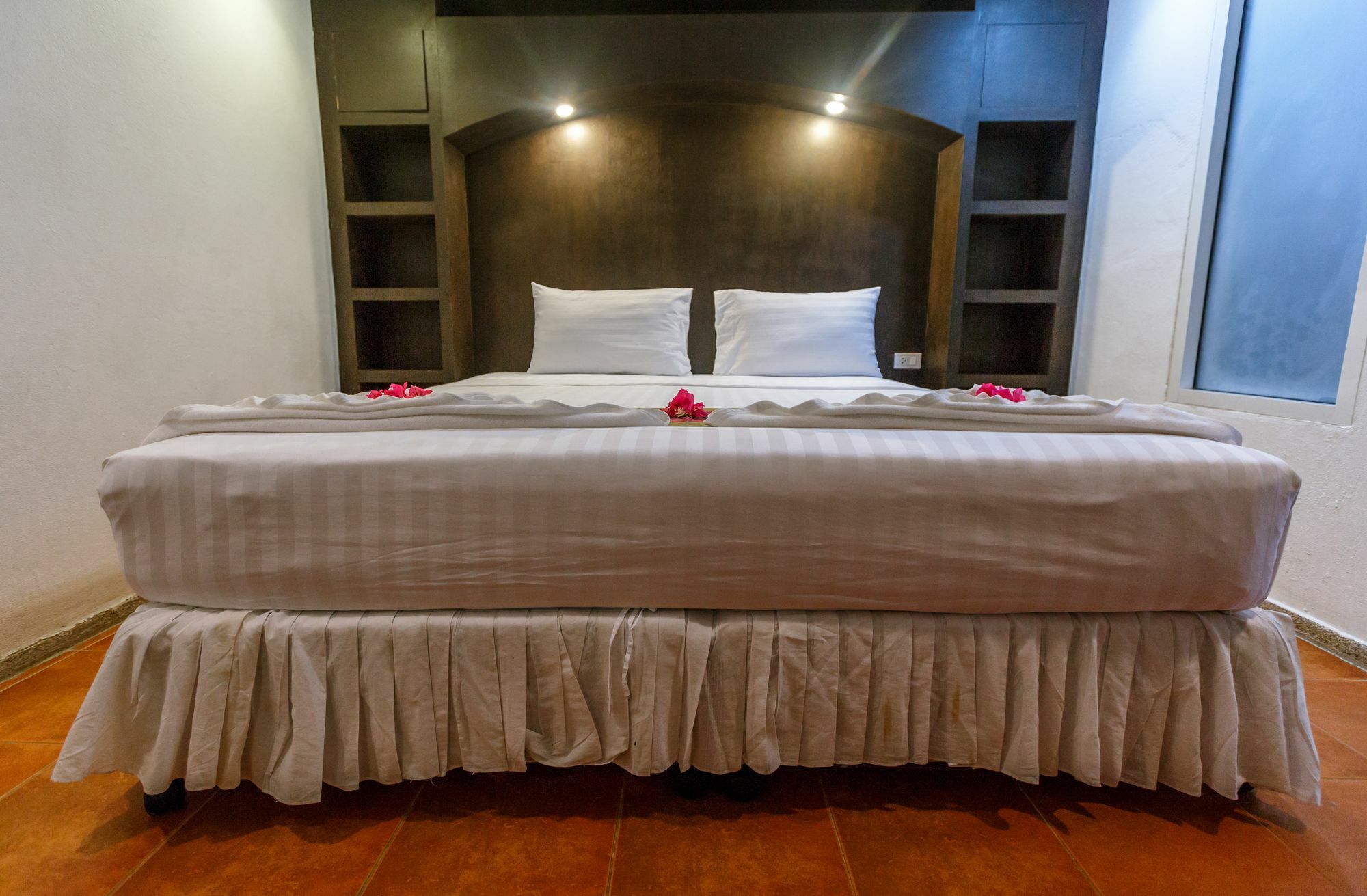 Porterhouse Beach Hotel Patong Екстериор снимка